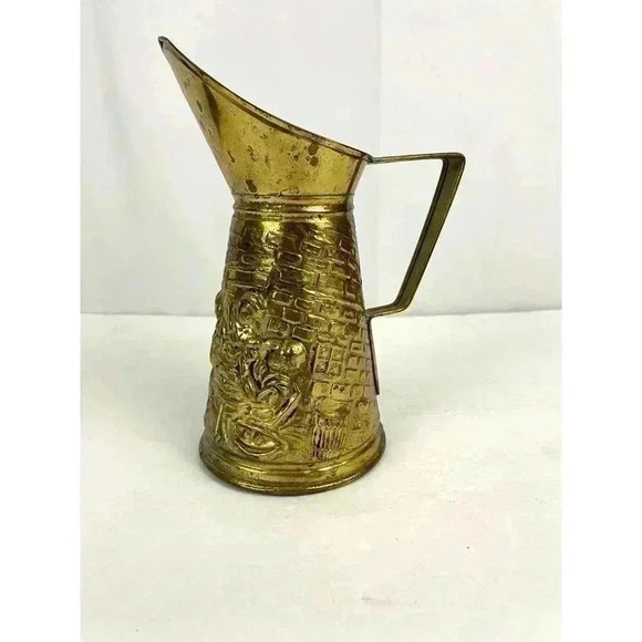 VTG Brass Embossed Pitcher Made in England Pub Scene 8.5" Hammered - Picture 8 of 15